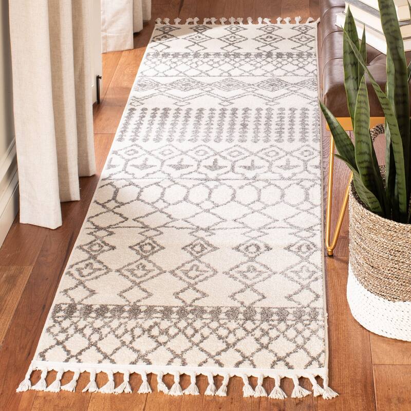 SAFAVIEH Kasbah Mihoko Moroccan Tassel Rug