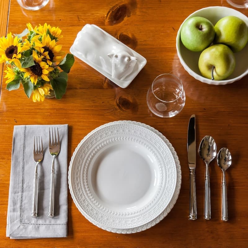 Fortessa Nyssa 18/10 Stainless Steel, 5PC Flatware Set (Service for 1), Silver - 5 Piece Set