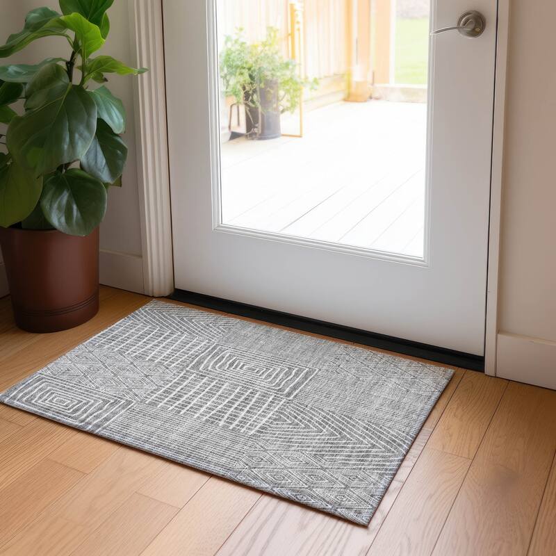 Machine Washable Indoor/ Outdoor Geo Patchwork Chantille Rug - Gray - 1'8" x 2'6"