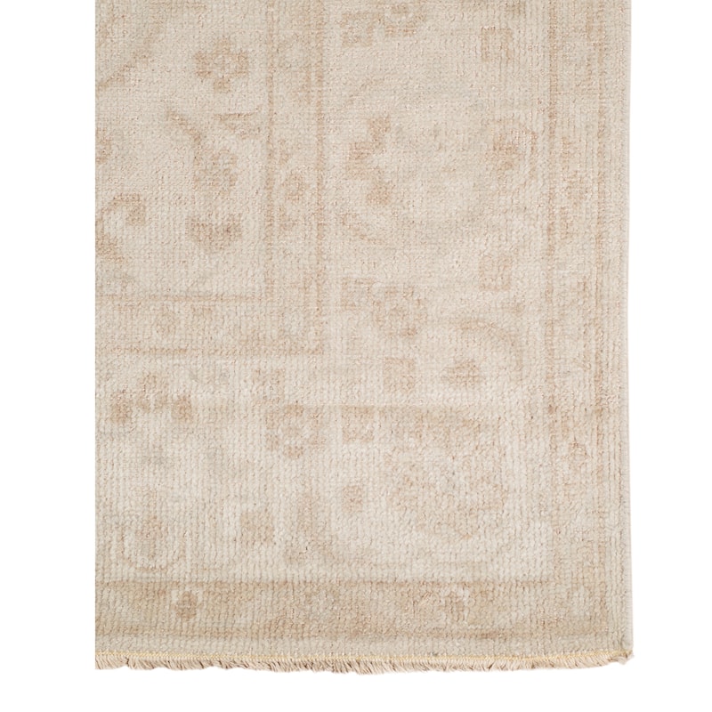 Ainsley Hand-Knotted 6x9 Bordered Wool Viscose Area Rug - 6' x 9'