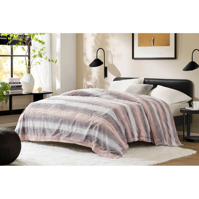 Madison Park Zuri Faux Fur Blanket