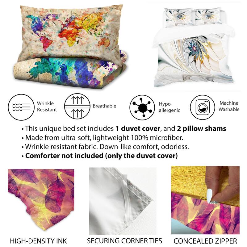 Designart "Lighthouse By The Ocean V" Purple Traditional - Bed Cover Set With Shams