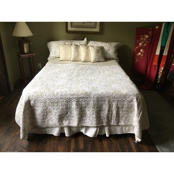 Laura Ashley Amberley Biscuit Reversible Cotton Quilt Set On Sale Overstock 9810655 This item:laura ashley amberley valance, black s$54.40. laura ashley amberley biscuit