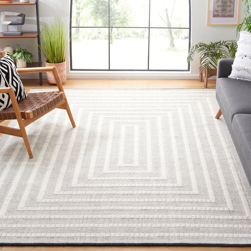 SAFAVIEH Handmade Natura Sabahat Wool Rug