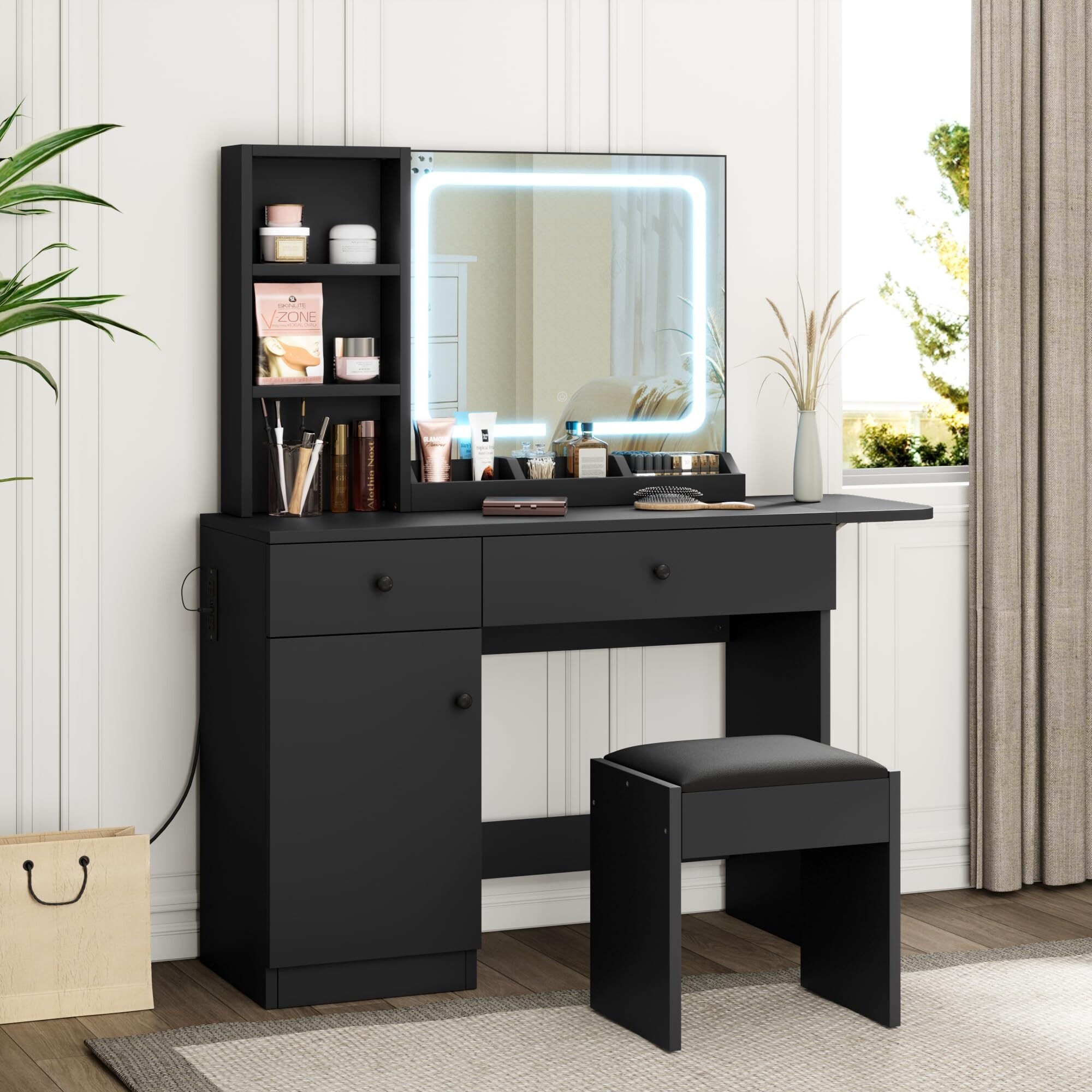 Makeup vanity with 2025 mirror and lights