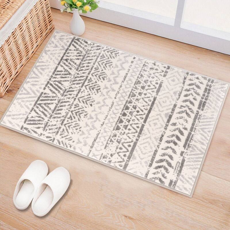 The Curated Nomad Midtown Geometric Distressed Bohemian Rug - 2' X 3' - Gray