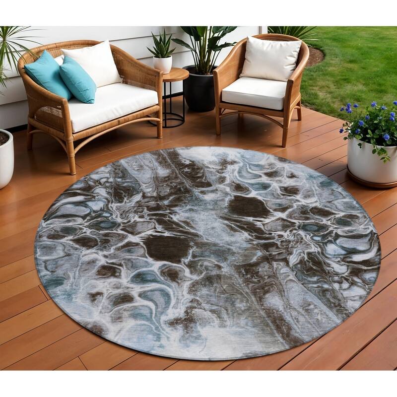 HomeRoots Abstract Transitional Rectangle Outdoor Rug - 8' Round