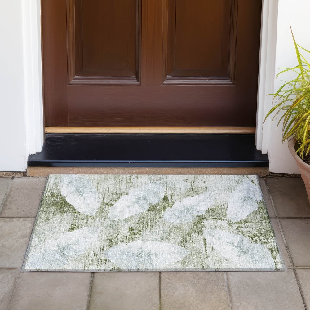 Machine Washable Indoor/Outdoor Modern Leaf Chantille Rug