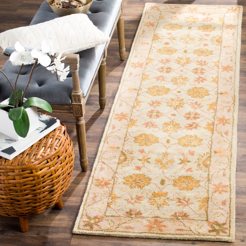 SAFAVIEH Handmade Antiquity Estera Traditional Oriental Wool Rug - 2'3" x 10' Runner - Ivory/Light Green