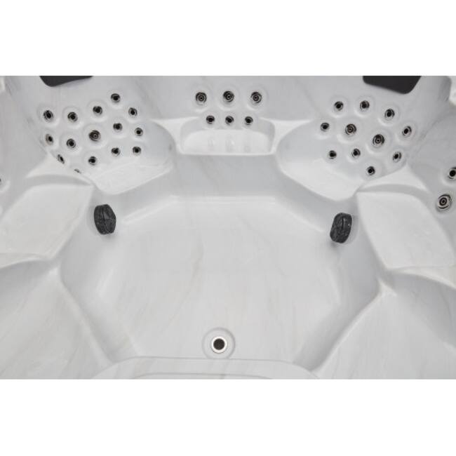 Luxury Spas Denali 7-Person Spa