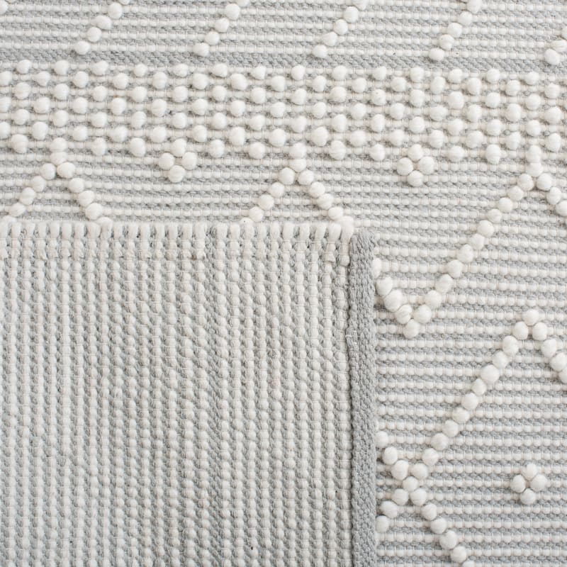 SAFAVIEH Handmade Natura Sheng Boho Wool Rug