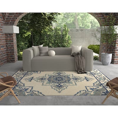 Domani Trails Ivory/Blue Medallion Hand-Hooked Outdoor Rug
