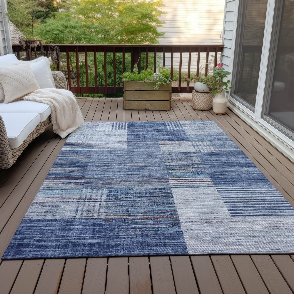 Machine Washable Indoor/Outdoor Contemporary Geo Chantille Rug