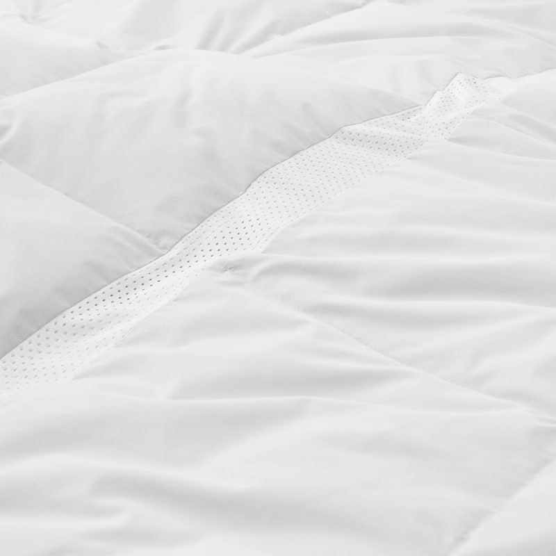 Ultra Lightweight Cooling Down Comforter for Hot Sleepers