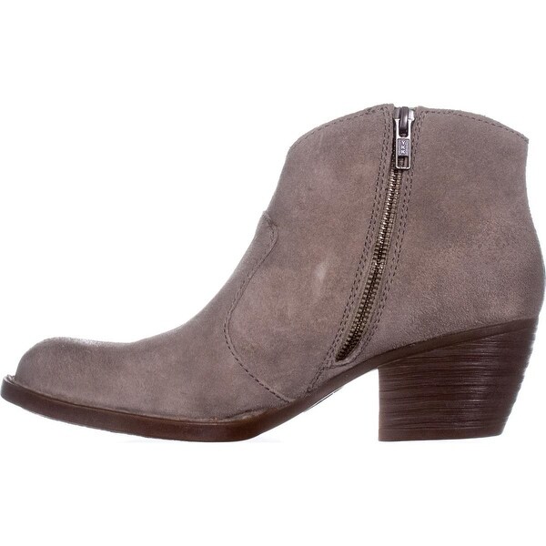 born short boots