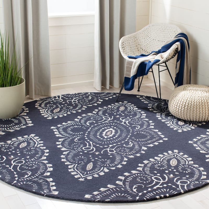 SAFAVIEH Handmade Wyndham Geanina Modern Wool Rug - 7' Round - Dark Grey/Ivory