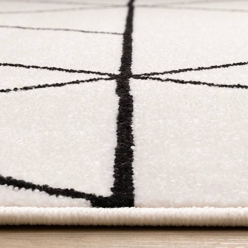 White Black Modern Geometric Trellis Design Rug