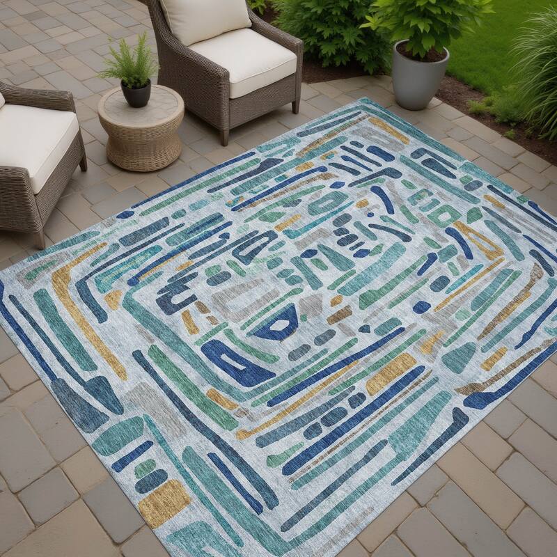 Machine Washable Indoor/ Outdoor Global Geo Chantille Rug