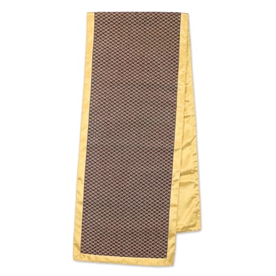 Handmade Yok Dok Elegance table runner (Thailand)