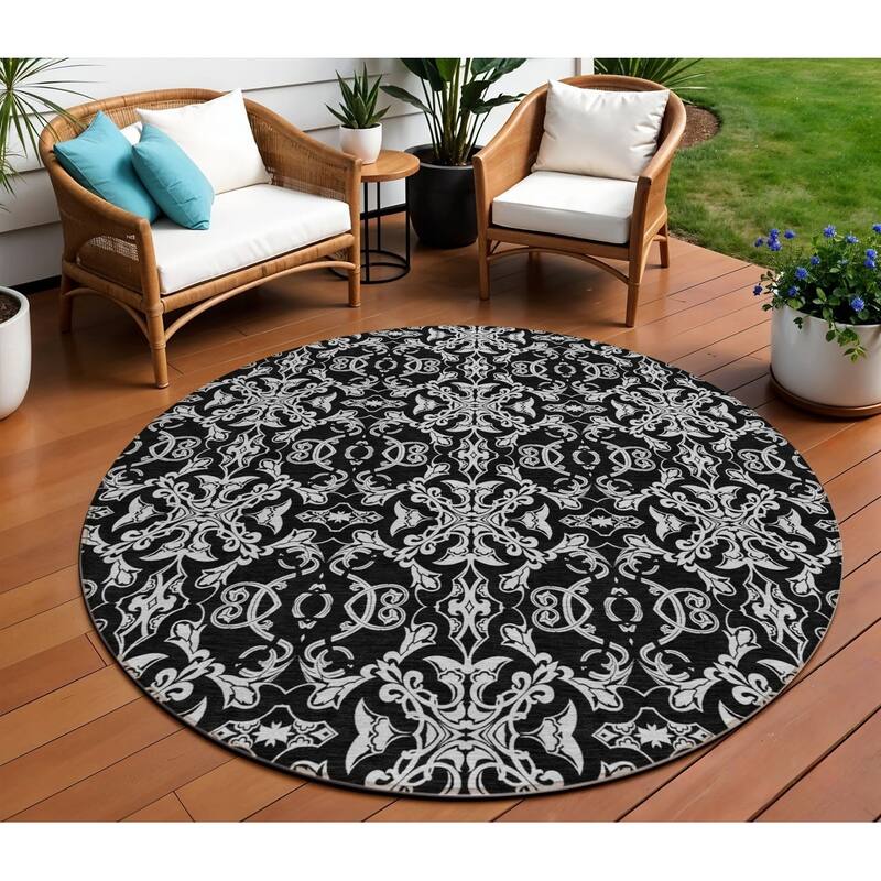 HomeRoots Medallion Transitional Rectangle Outdoor Rug - 8' Round