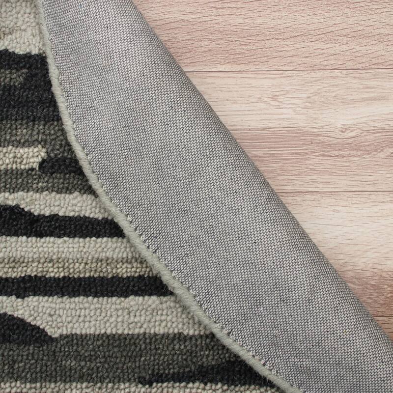 Suino Grey/Brown Camouflage Hand-Tufted Wool Round Area Rug by Sevita