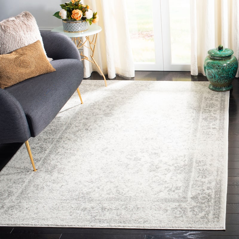 SAFAVIEH Adirondack Dakota Rustic Shabby Chic Distressed Rug - 6' x 8' - Ivory/Silver - Rectangle