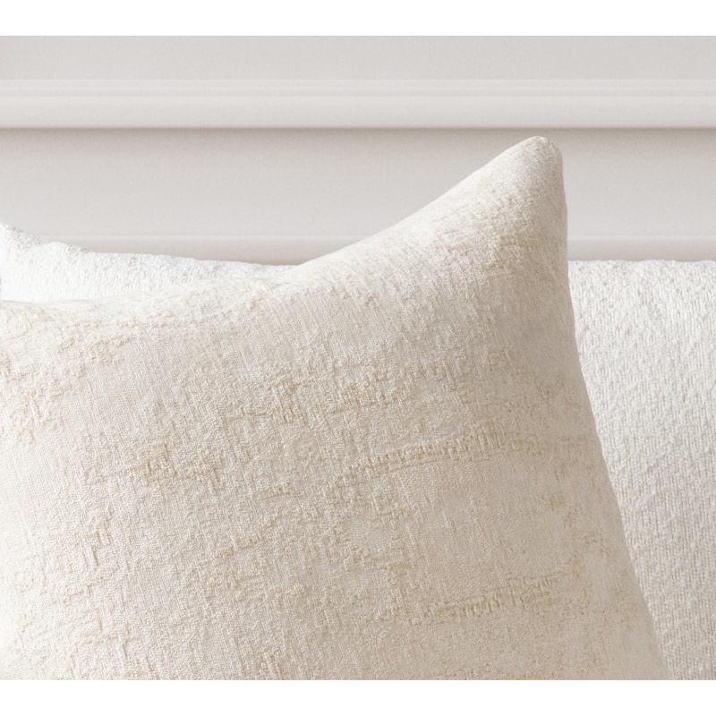 Villa by Classic Home Doolin 22" Throw Pillow