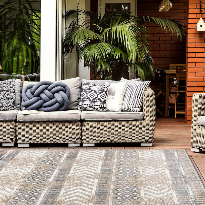 World Rug Gallery Distressed Geometric Indoor/Outdoor Area Rug - 10' x 14' - Beige