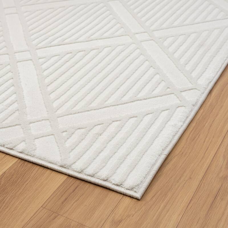 Luxe Weavers Geometric Diamond Shaped Area Rug, Medium Pile Indoor Carpet