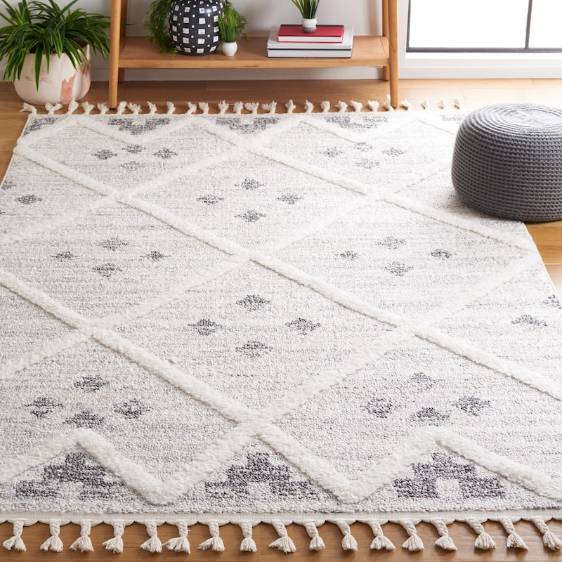 SAFAVIEH Moroccan Tassel Shag Lennie Trellis 2-inch Thick Rug - 6'7" Square - Beige/Ivory