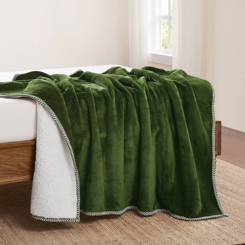 Brooklyn Loom Super Soft Braided 50x70 Throw
