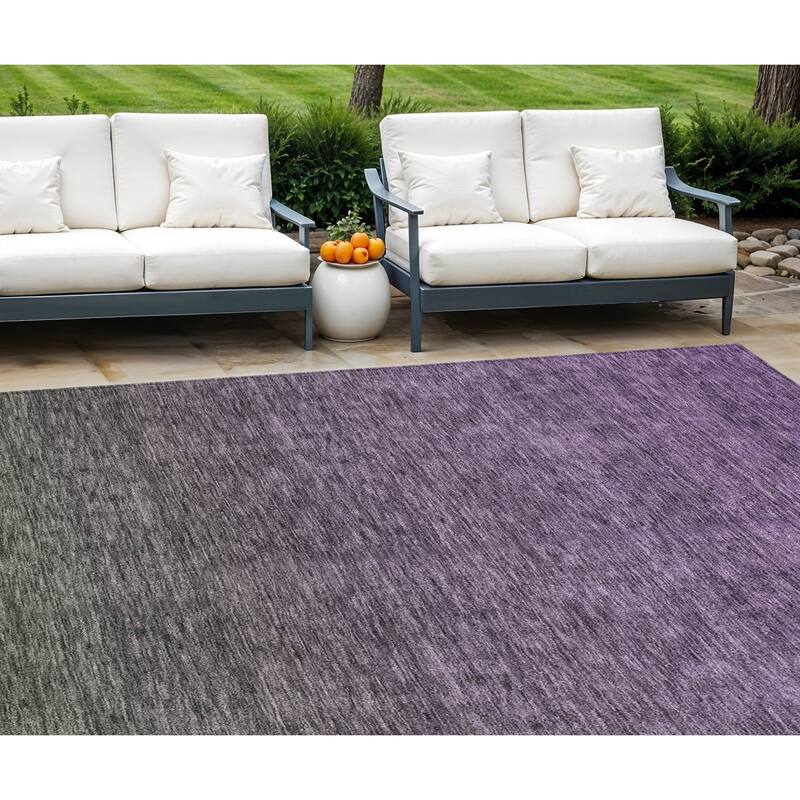HomeRoots Ombre Transitional Rectangle Outdoor Rug - 8' X 10'
