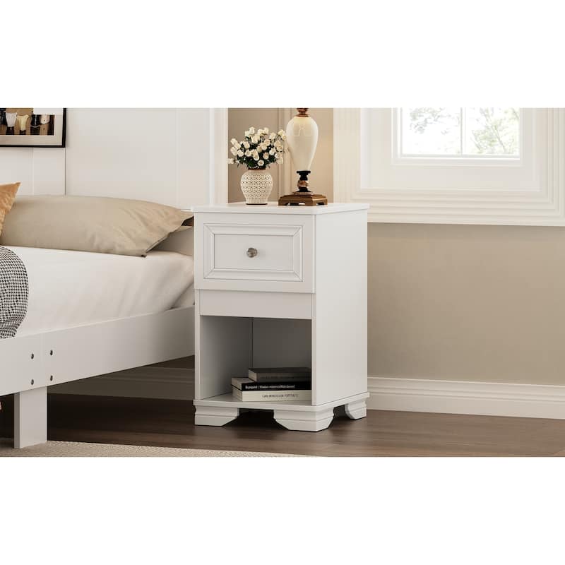 Nightstand With Drawer And Open Shelf, Retro Style Bedside Table With Classic Design And Metal Handle