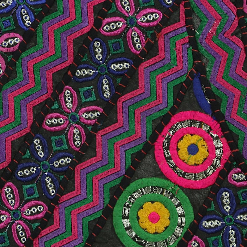 Handmade Floral Ballad Patchwork wall hanging (India)