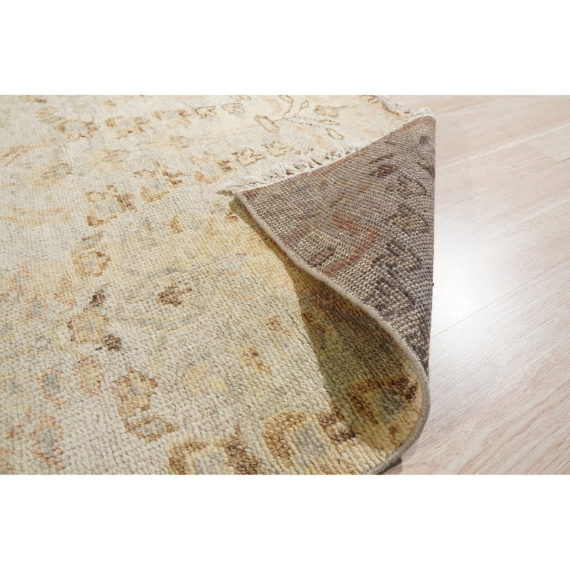 Ivory Contemporary Floral Modern Knot Area Rug - 5' x 8'
