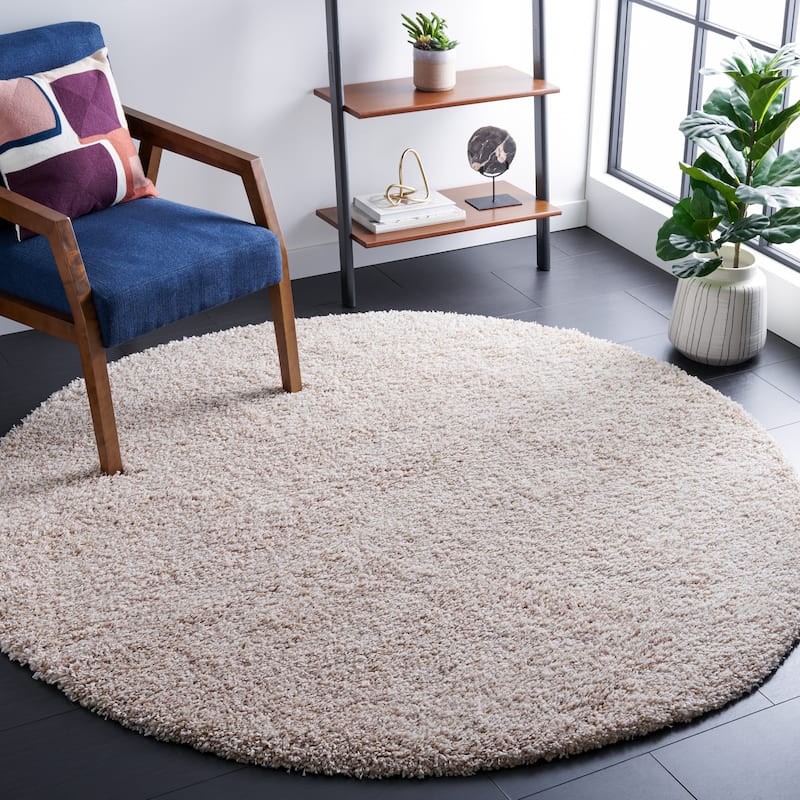 SAFAVIEH Santa Monica Shag Einara 2-inch Thick Area Rug - 6'7" Round - Beige - Round