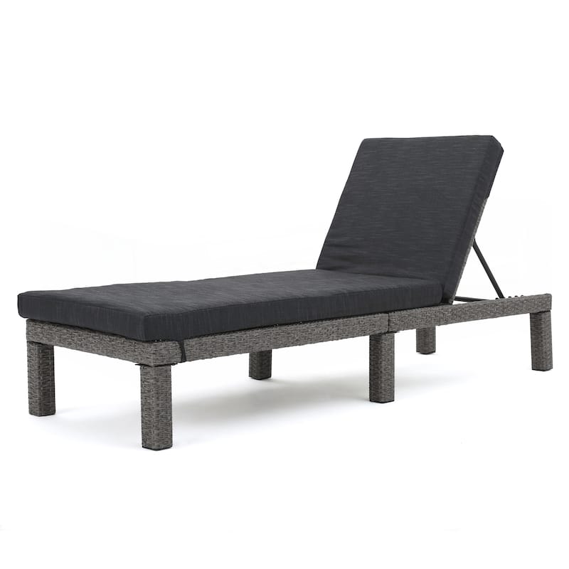 Luxury Outdoor Wicker Lounger