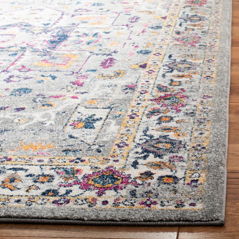 SAFAVIEH Evoke Spasenka Vintage Boho Medallion Rug