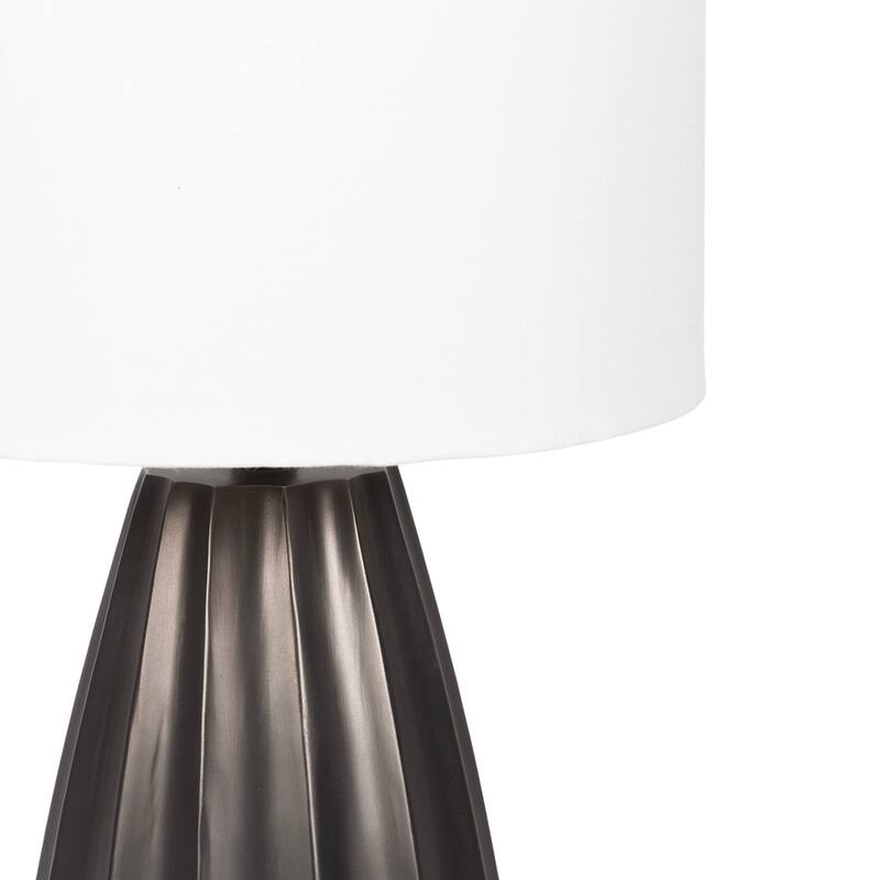 Kate and Laurel Ciji Scalloped Table Lamp - 8x8x17