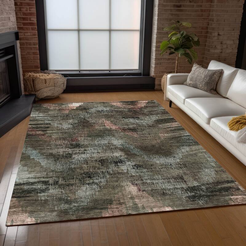 Machine Washable Indoor/ Outdoor Chantille Distressed Chevron Rug