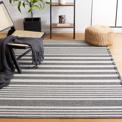 SAFAVIEH Augustine Avdotja Farmhouse Stripe Fringe Rug