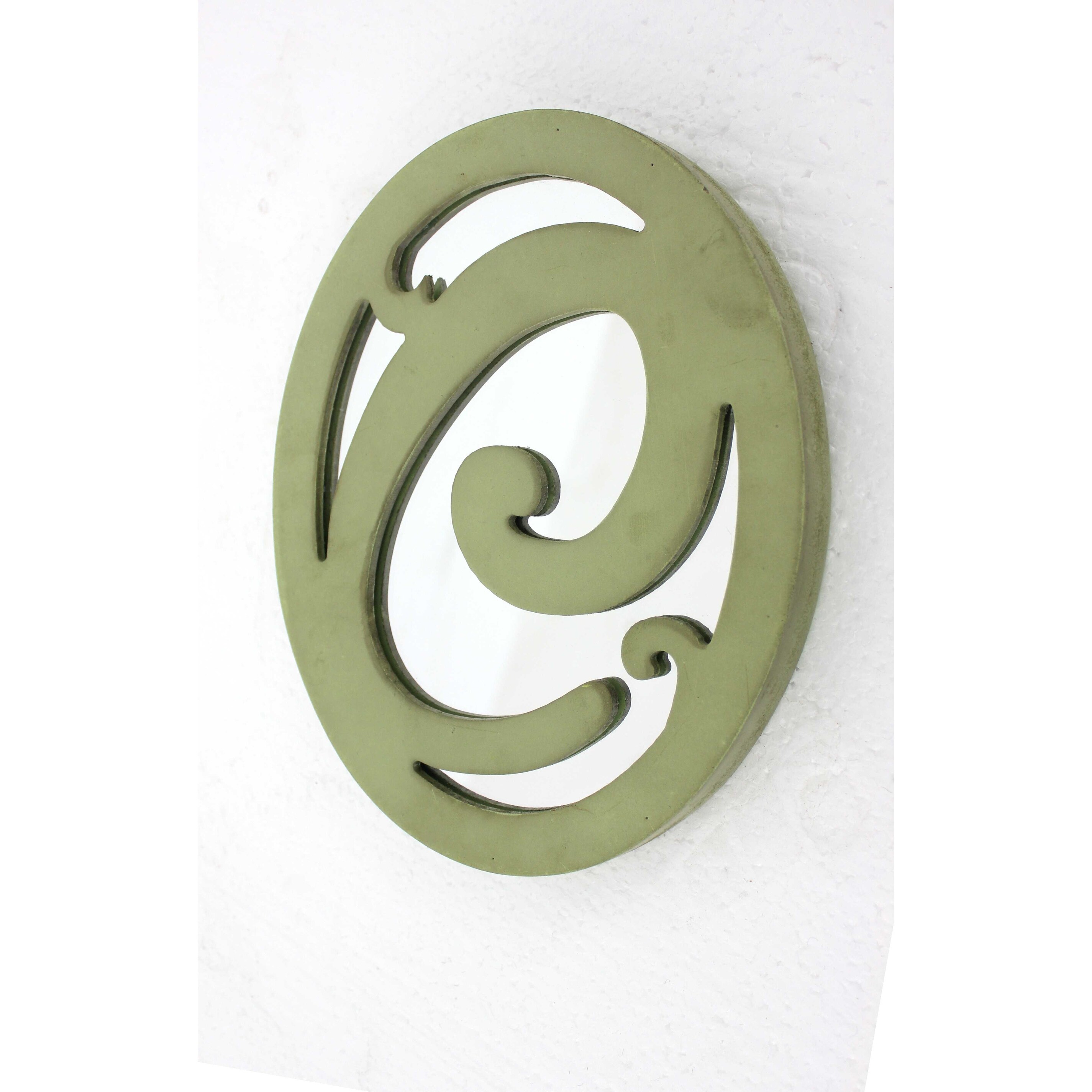 Shop Cottage Style Artistic Letter C Patterned Green Wall Decor