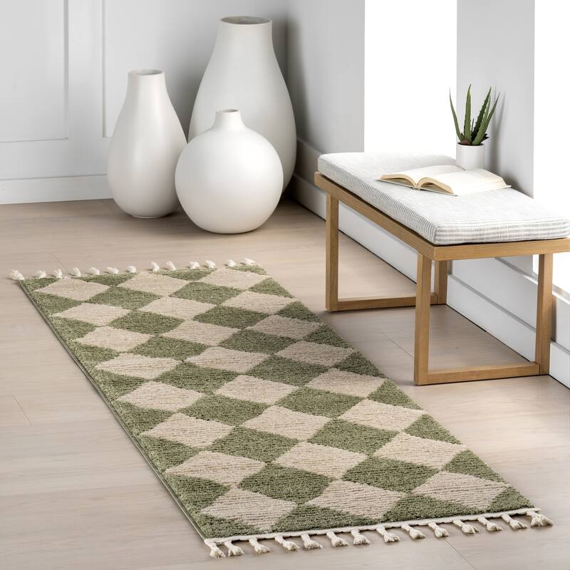 Nuloom Marissa High/Low Diamond Tassel Area Rug - 2' 8" x 8' - Green - Runner