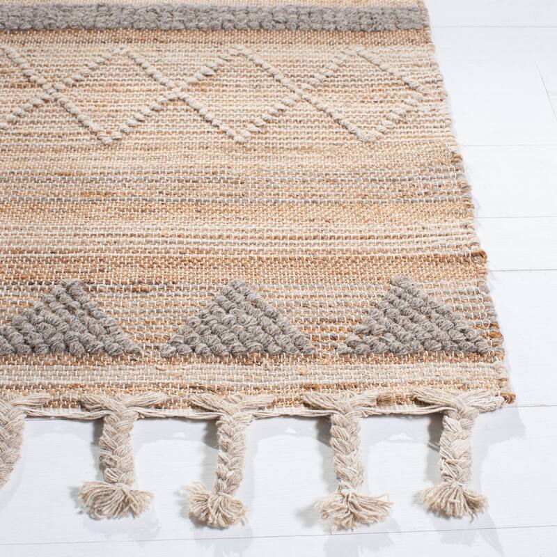 SAFAVIEH Handmade Natura Astride Jute Braided Tassel Rug