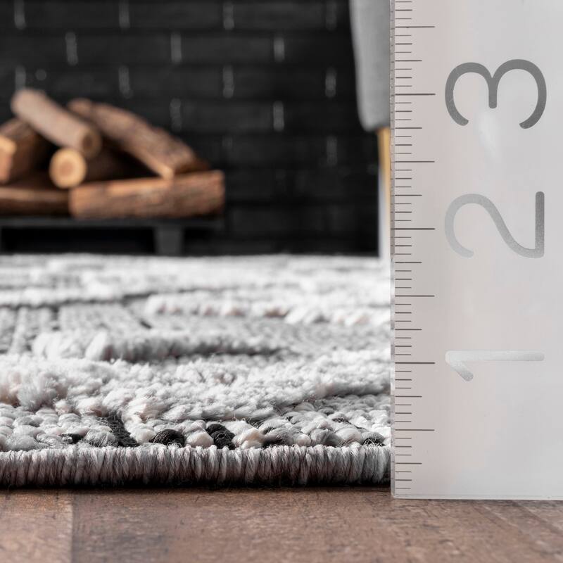 Nuloom Roxy Textured Diamond Tassel Area Rug