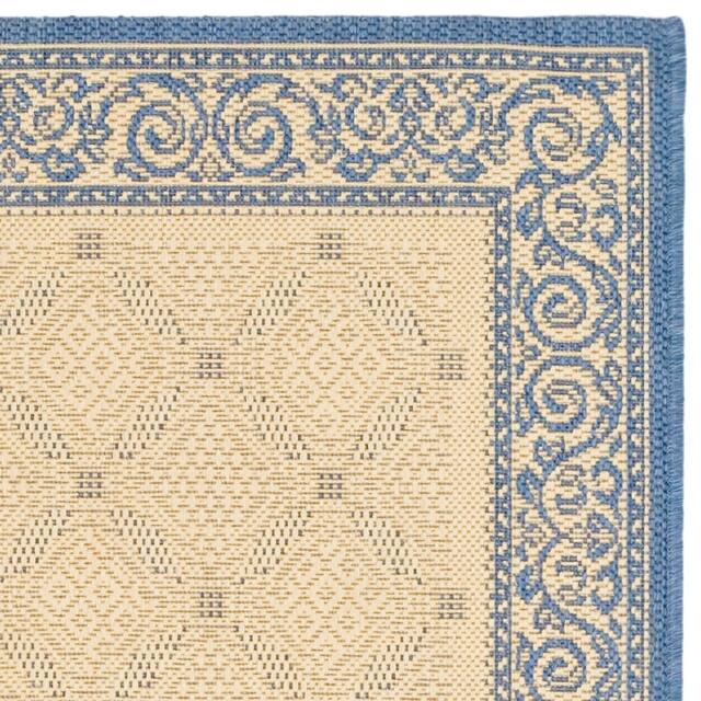 SAFAVIEH Courtyard Laurene Waterproof Patio Backyard Rug