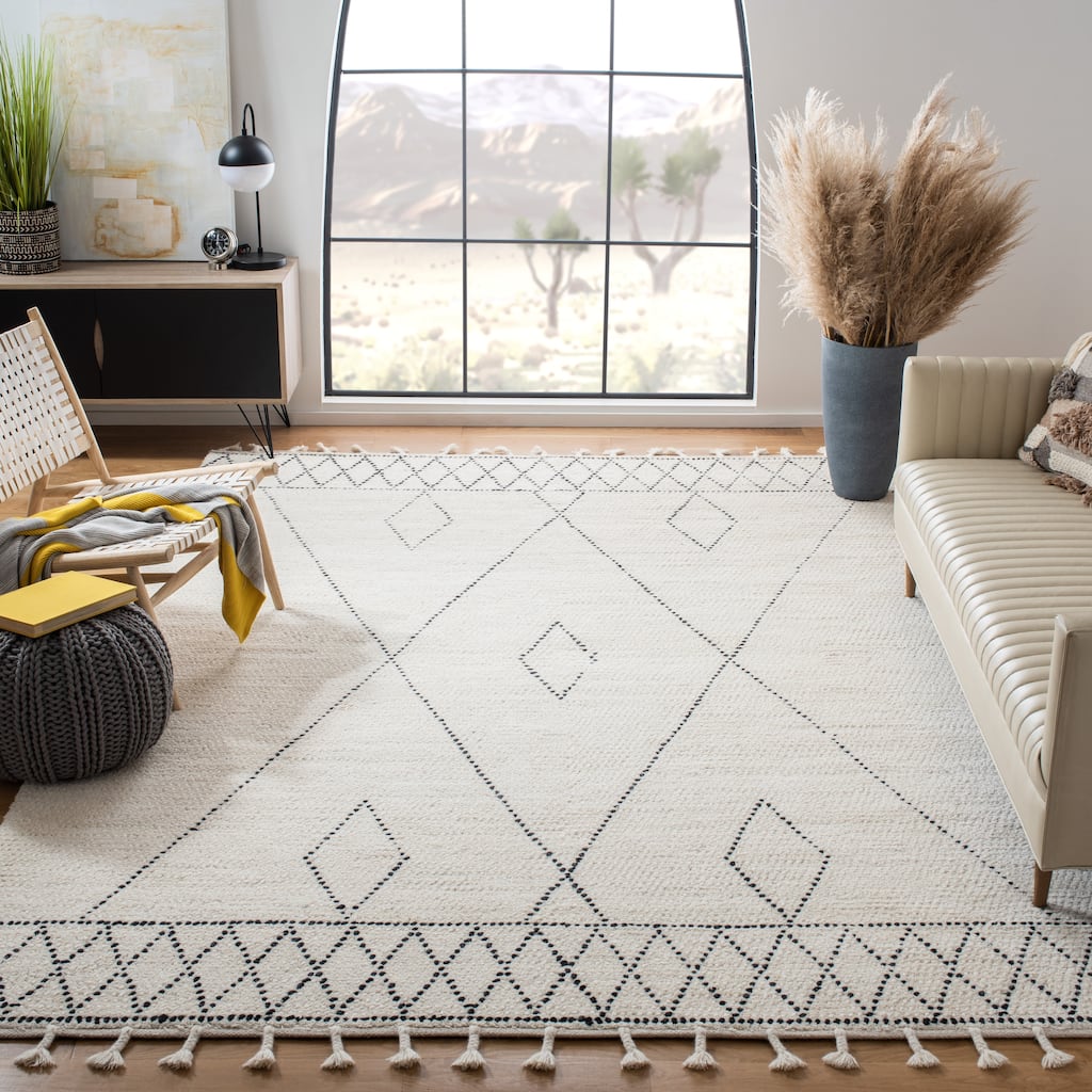 SAFAVIEH Handmade Casablanca Wieneke Boho Wool Tassel Rug