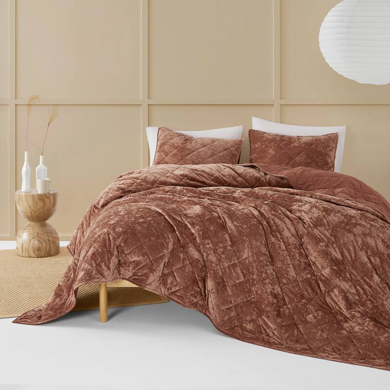 Wonderful Diamond Velvet 3 Piece Quilt Set - Reddish Brown 22022 - Queen