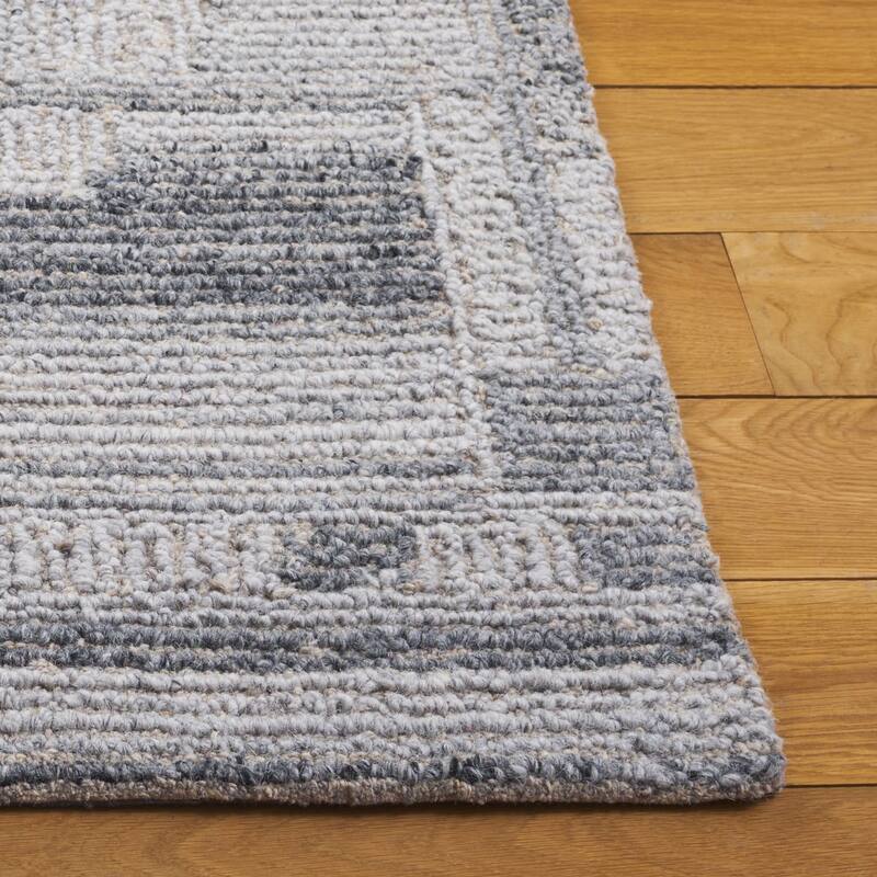 SAFAVIEH Handmade Harvest Berenike Wool Rug