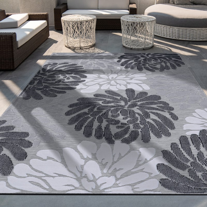 VILLADECOR Floral Indoor Outdoor Area Rug Low High Pile Rugs For Patio - 6' x 9' - Gray / Dark Gray